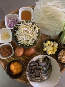 Vari ingredienti per preparare il classico Pad Thai