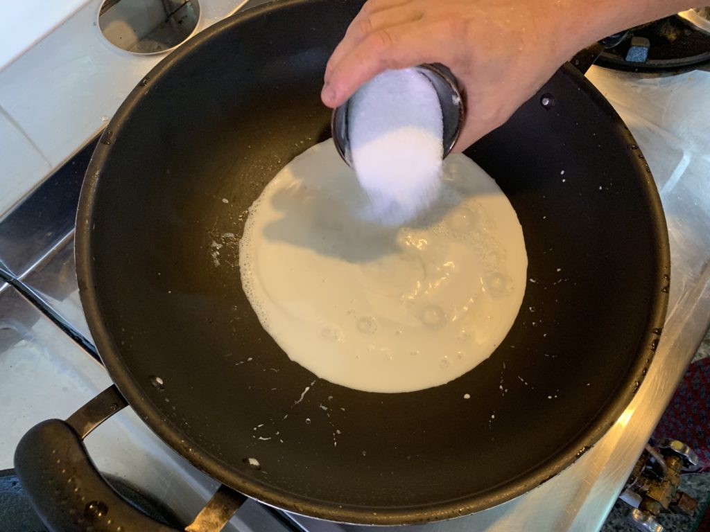 preparazione del riso con latte di cocco zuccherato, il procedimento