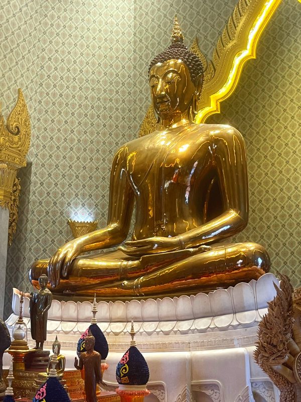 Wat Traminit, Budda D' ORO
